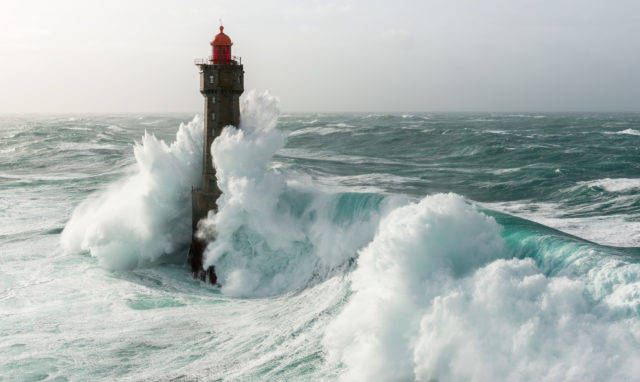 This image was taken during winter 2016 when the Storm Ruzica arrived on the west coast of France. The waves were more than 15m high.
We can see a beautiful lighthouse striked by a huge wave.
It was in Ouessant, Jument lighthouse.